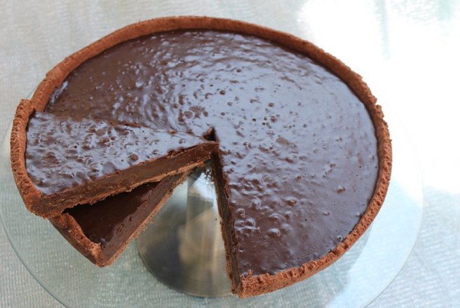 Tarta de ciocolata si caramel cu fulgi de ovaz