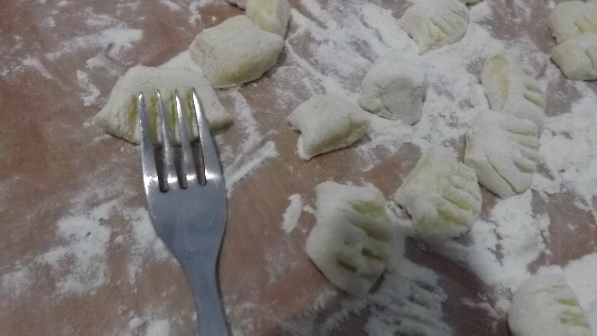 Gnocchi din cartofi cu smantana si ceva fin de la Delaco