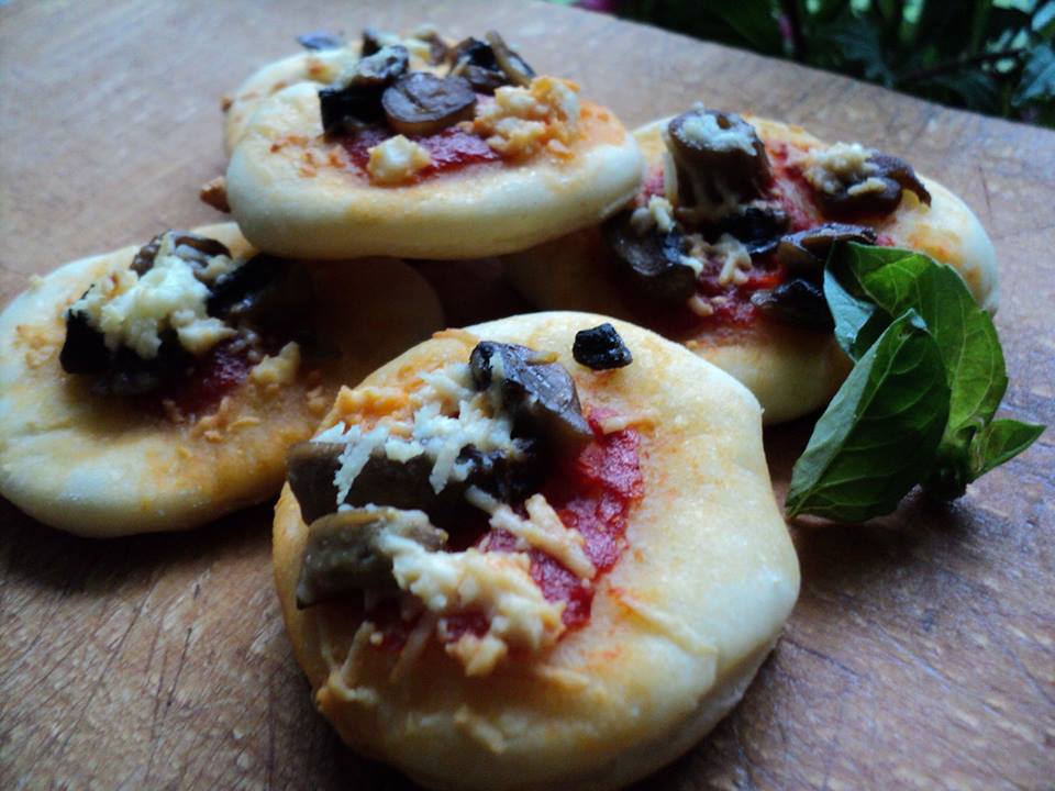 Mini-pizza cu ciuperci