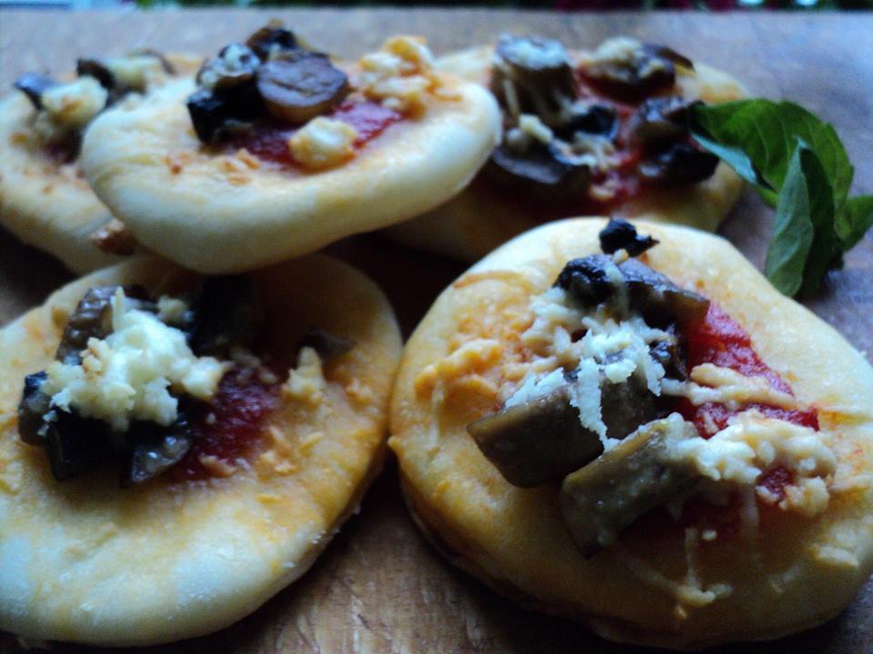 Mini-pizza cu ciuperci