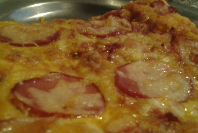 Pizza cu pastrama de porc