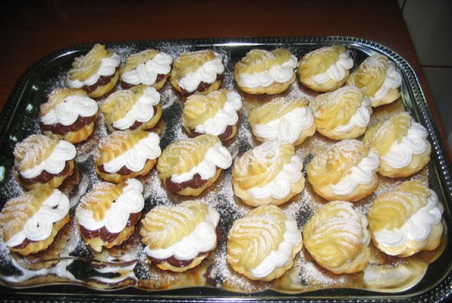 Choux a la creme cu vanilie si ciocolata