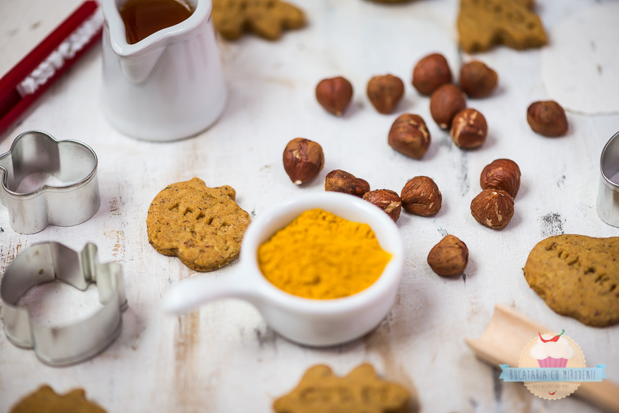 Biscuiti cu alune de padure si curry