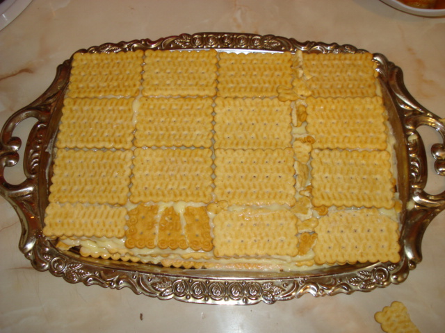 Tort de biscuiti cu crema de vanilie