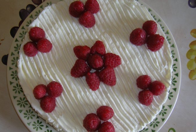 Cheesecake cu zmeura (fara coacere)