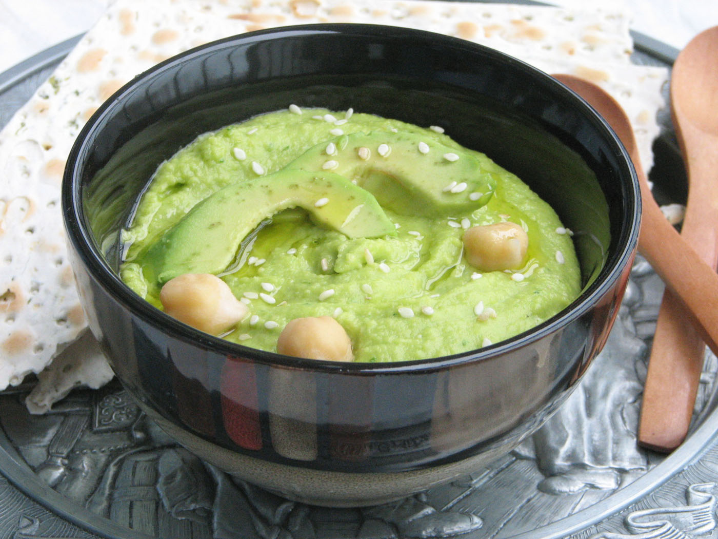 Hummus cu avocado