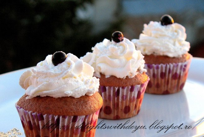 Cupcakes cu frosting de mascarpone