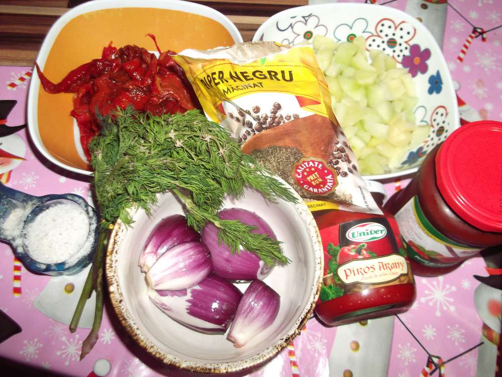 Mancare de dovlecei cu ardei copti