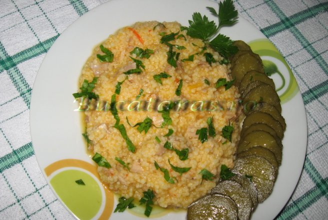 Cous-cous cu legume si carne de gaina