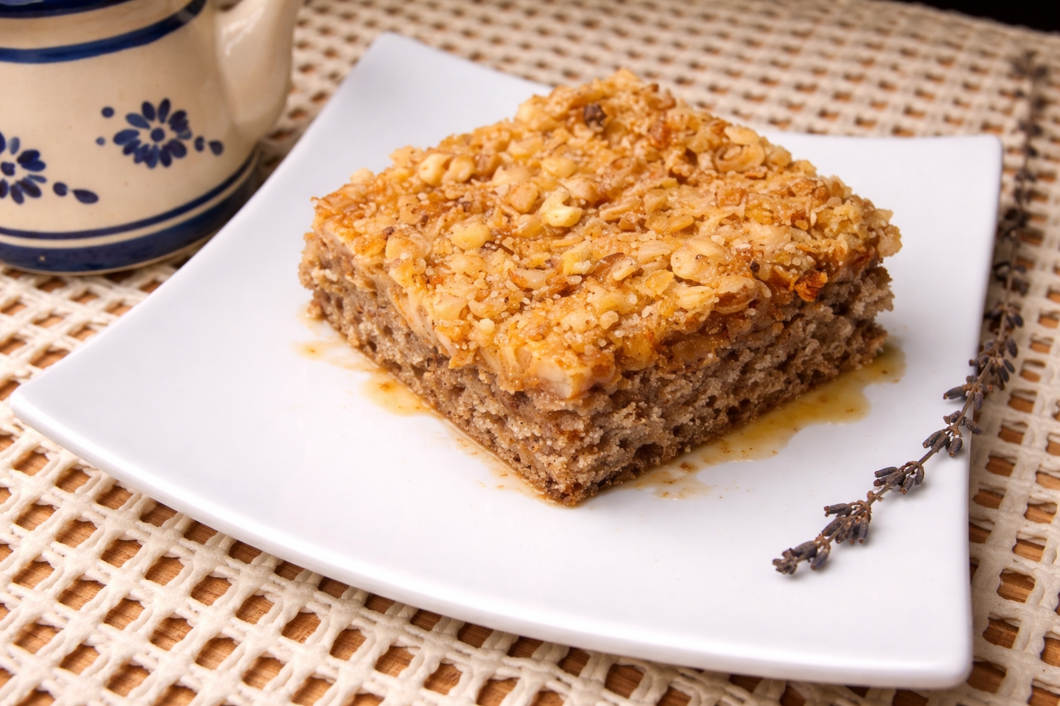 Prajitura cu nuci caramelizate