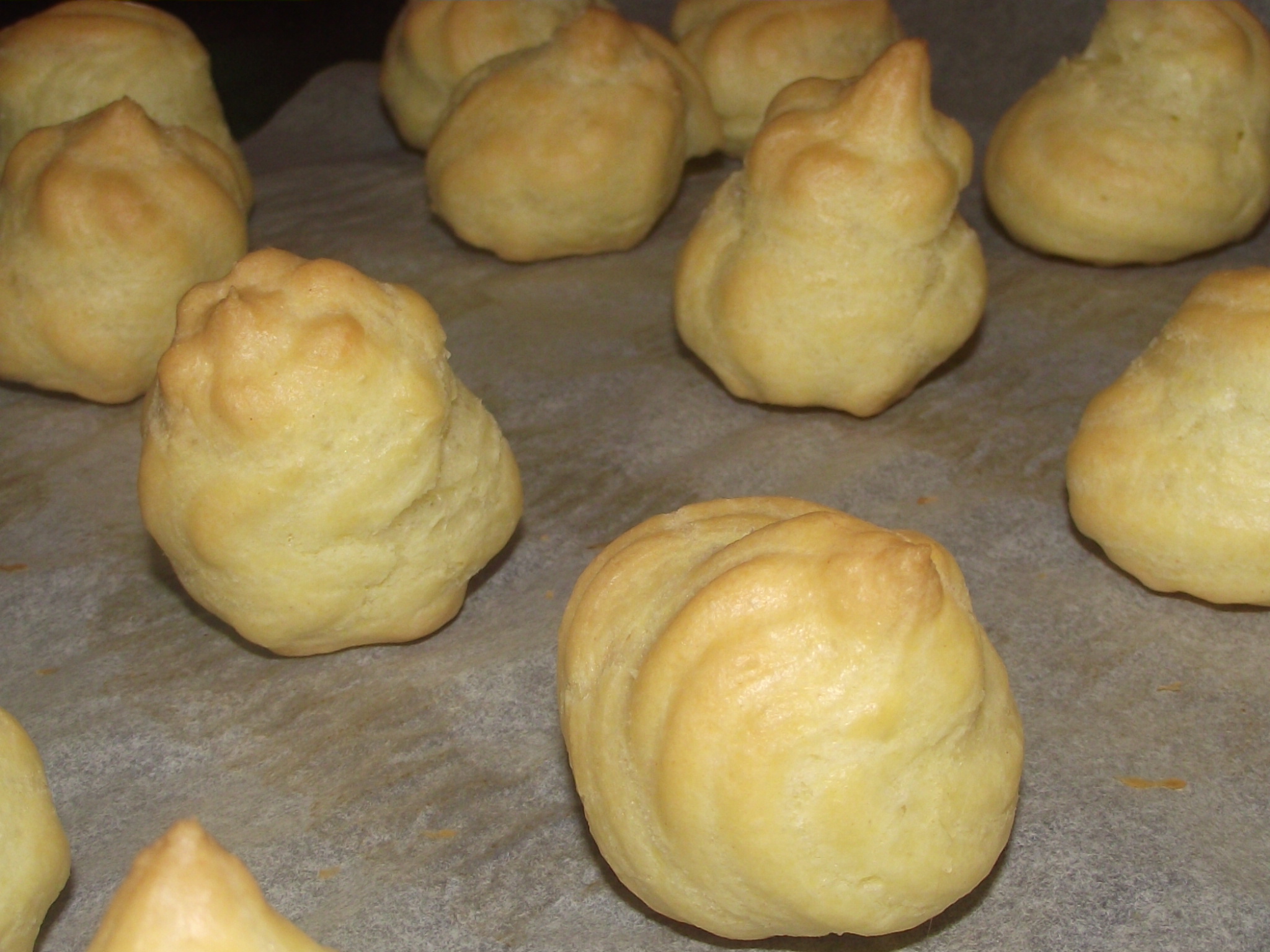 Choux a la creme cu frisca