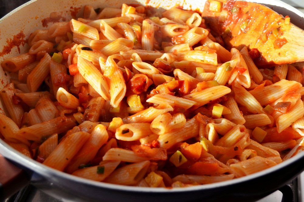 Penne cu legume si sos provensal