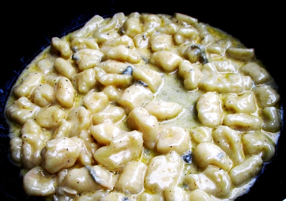 Gnocchi in sos cu gorgonzola