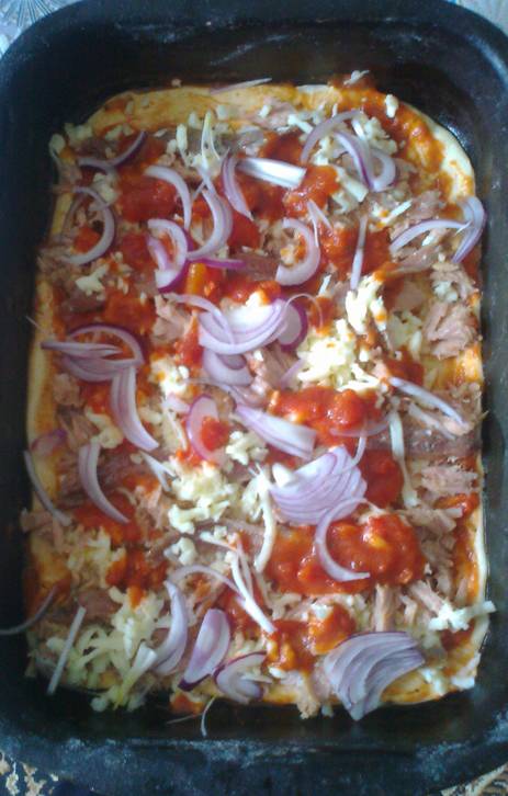 Pizza cu ton si anchoa