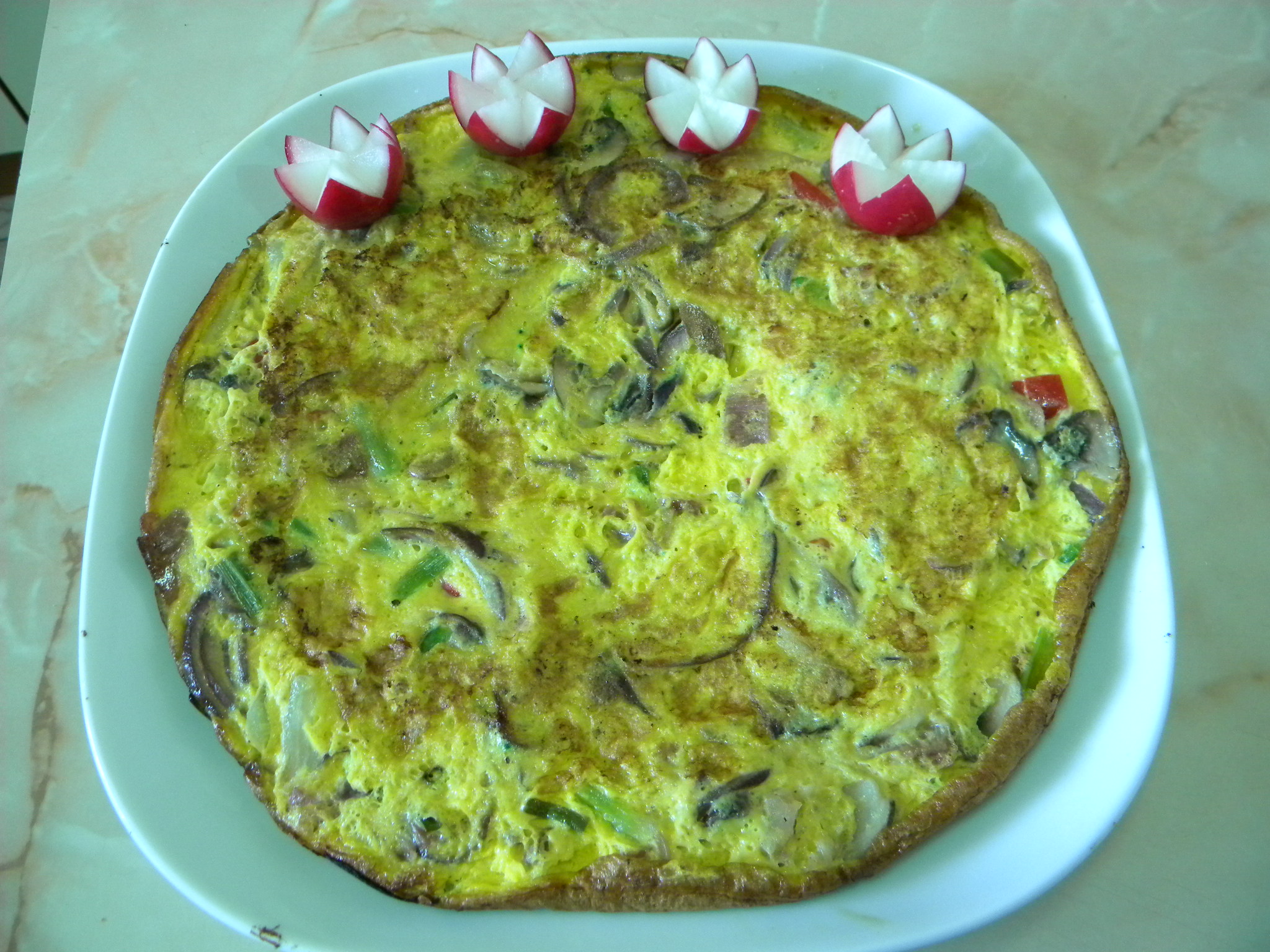 Frittata cu legume si prosciutto crudo