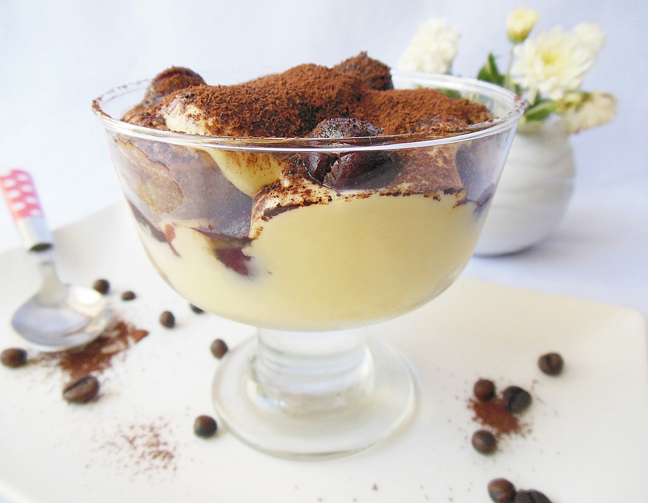 Tiramisu reţetă originală, cu visine la pahar