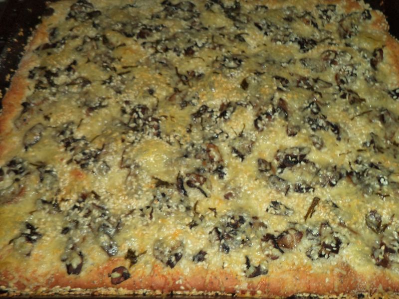 Focaccia cu ciuperci si cascaval