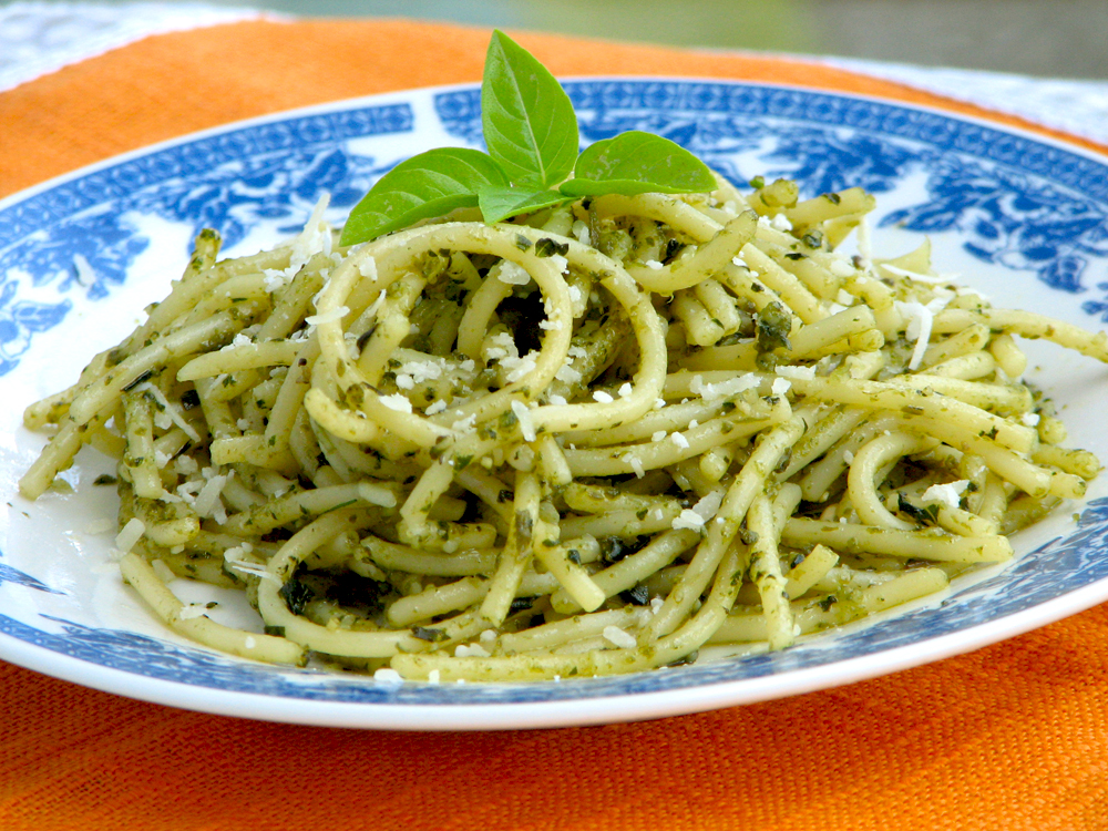 Spaghetti cu Sos Pesto