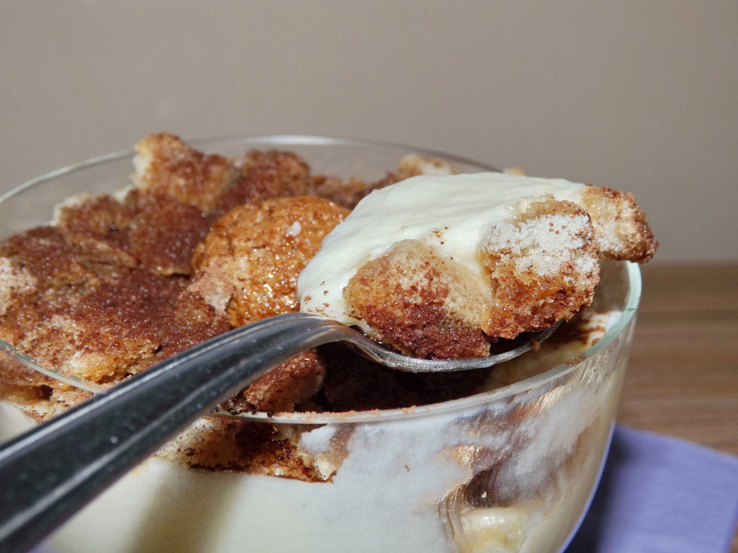 Tiramisu reteta cu biscuiti Amaretti la pahar