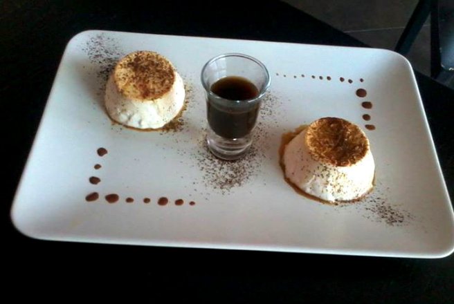 Panna cotta cu cafea