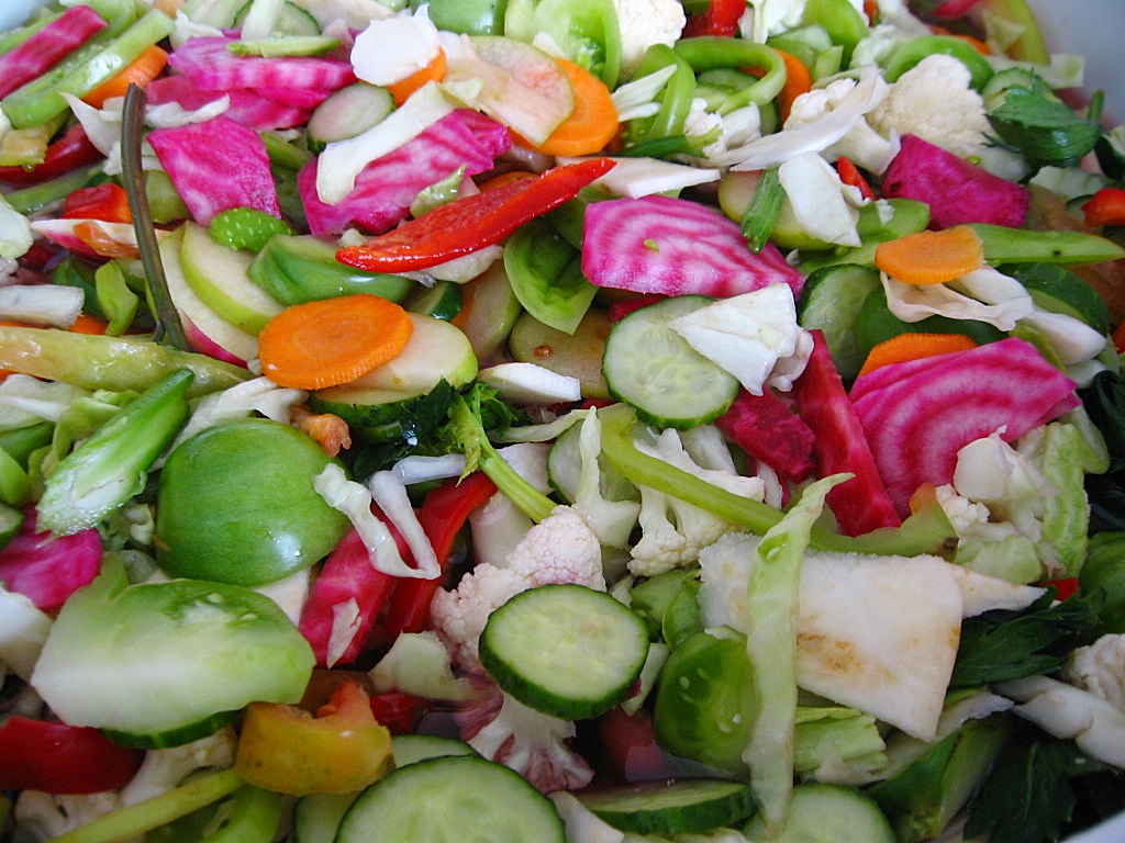 Salata asortata de legume si fructe