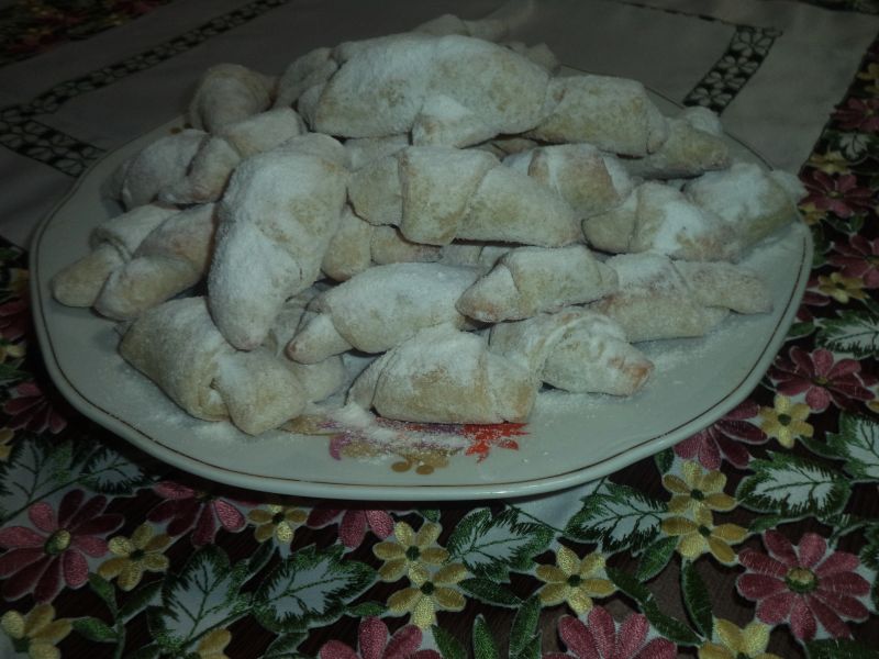 Cornulete de post umplute cu rahat