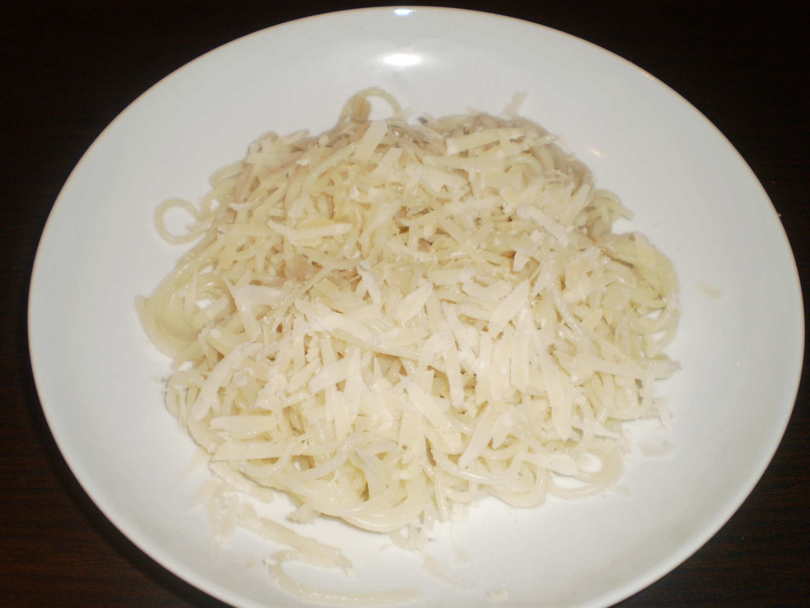 Spaghete cu parmezan si sunca