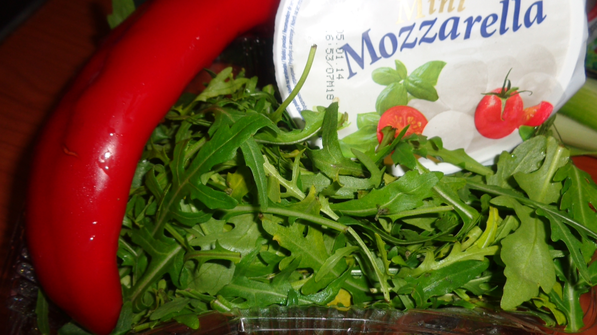 Salata de rucola cu mozzarella