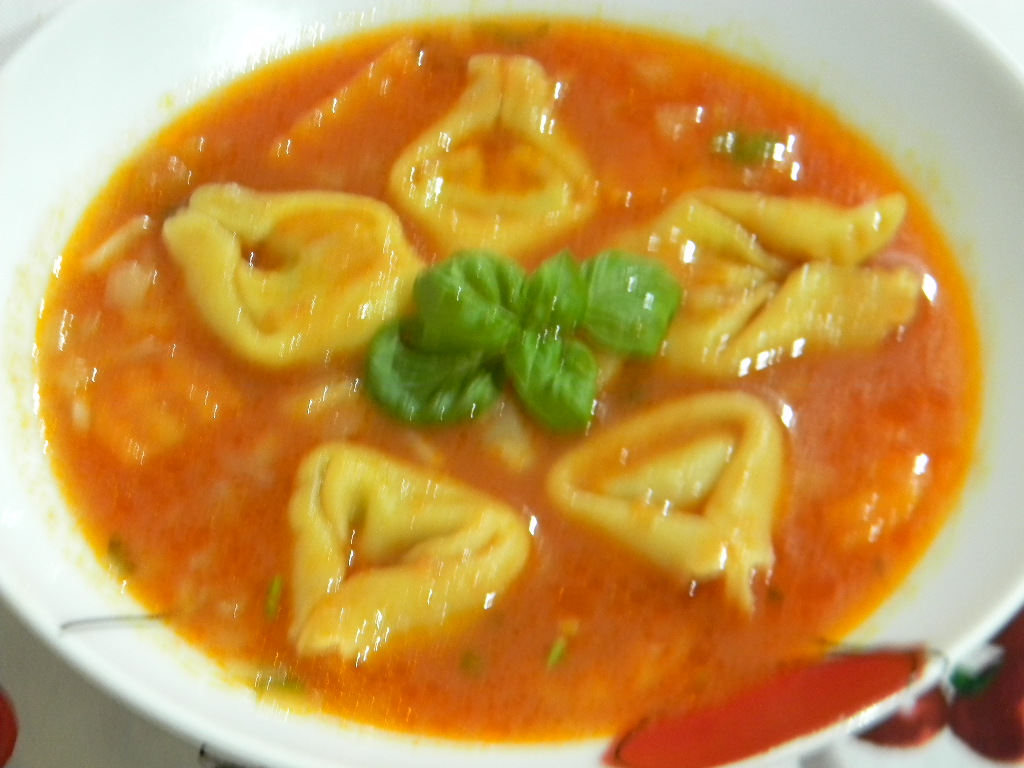 Supa de rosii cu tortellini