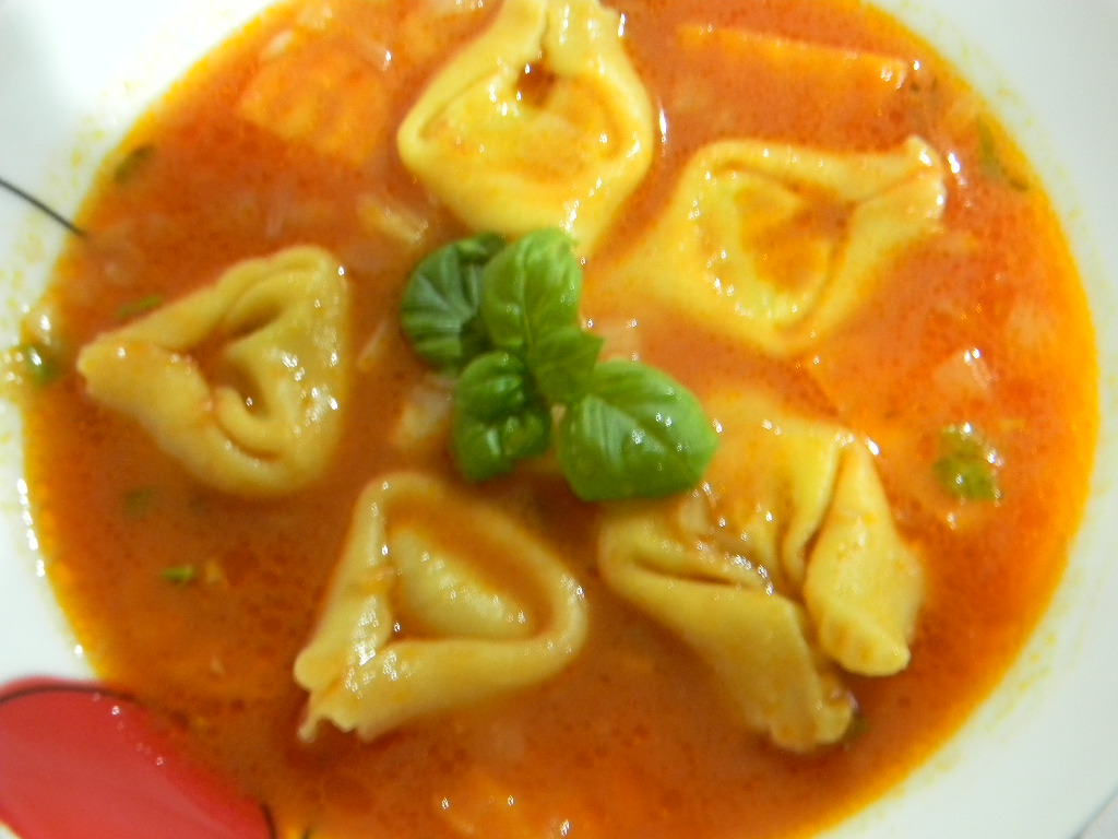 Supa de rosii cu tortellini