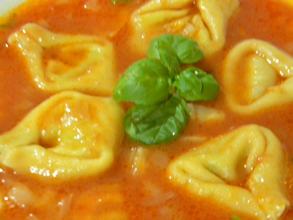 Supa de rosii cu tortellini