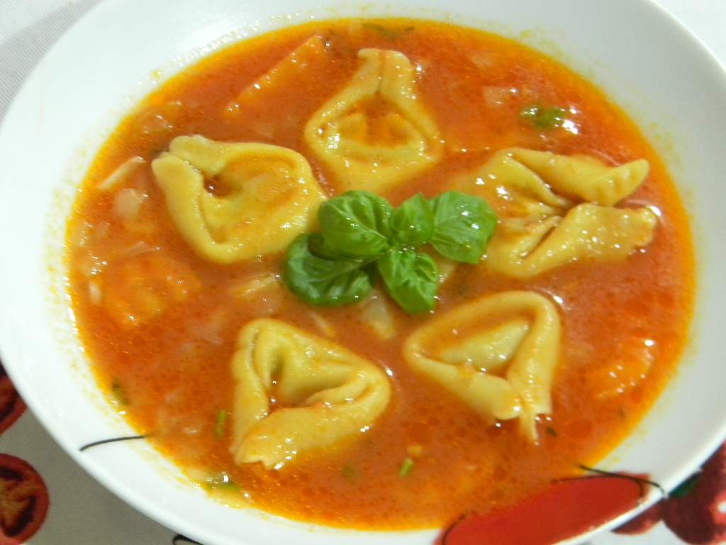 Supa de rosii cu tortellini