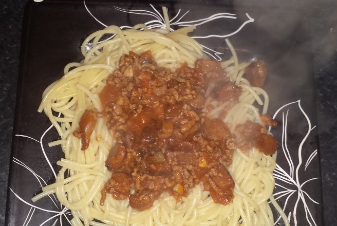 Spaghete cu carne tocata de porc si muschiulet afumat