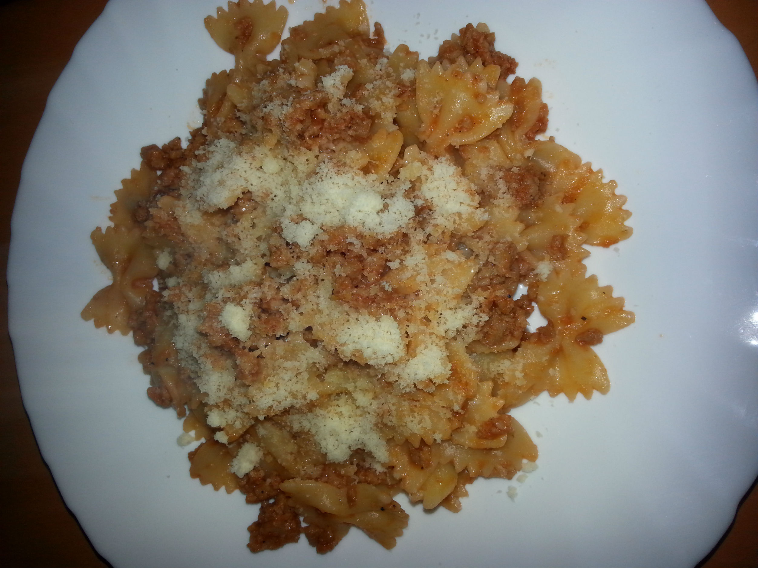 Farfalle cu salsiccia(carnat crud)