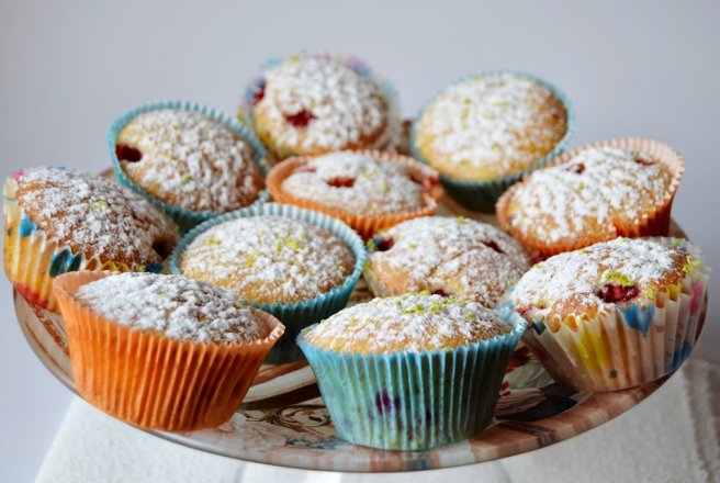 Muffins cu zmeura si lime