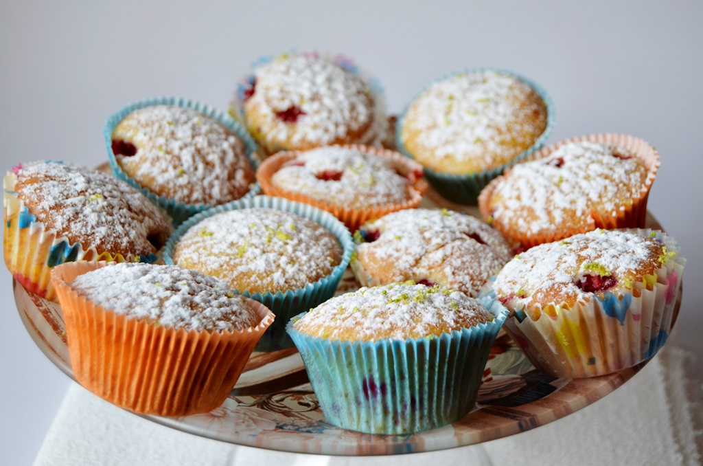 Muffins cu zmeura si lime