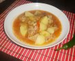 Gulas cu carne de porc, vin si legume-4