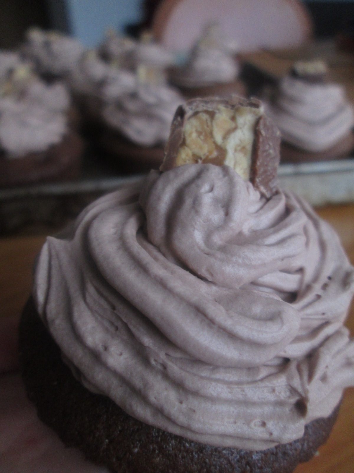 Briose cu snickers ( Snickers cupcakes)