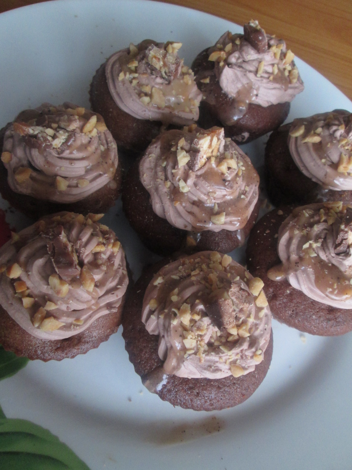 Briose cu snickers ( Snickers cupcakes)