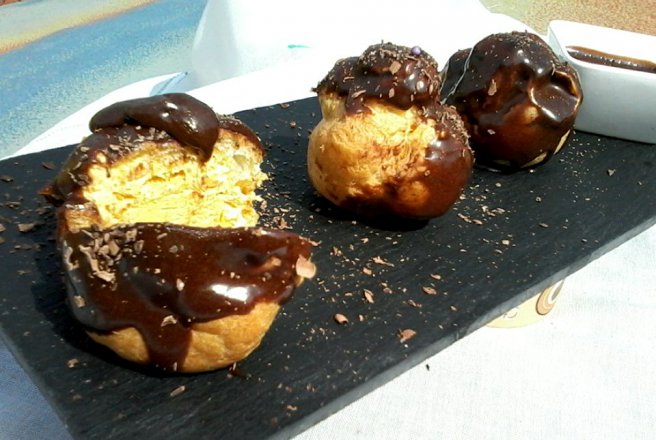 Profiterol cu inghetata