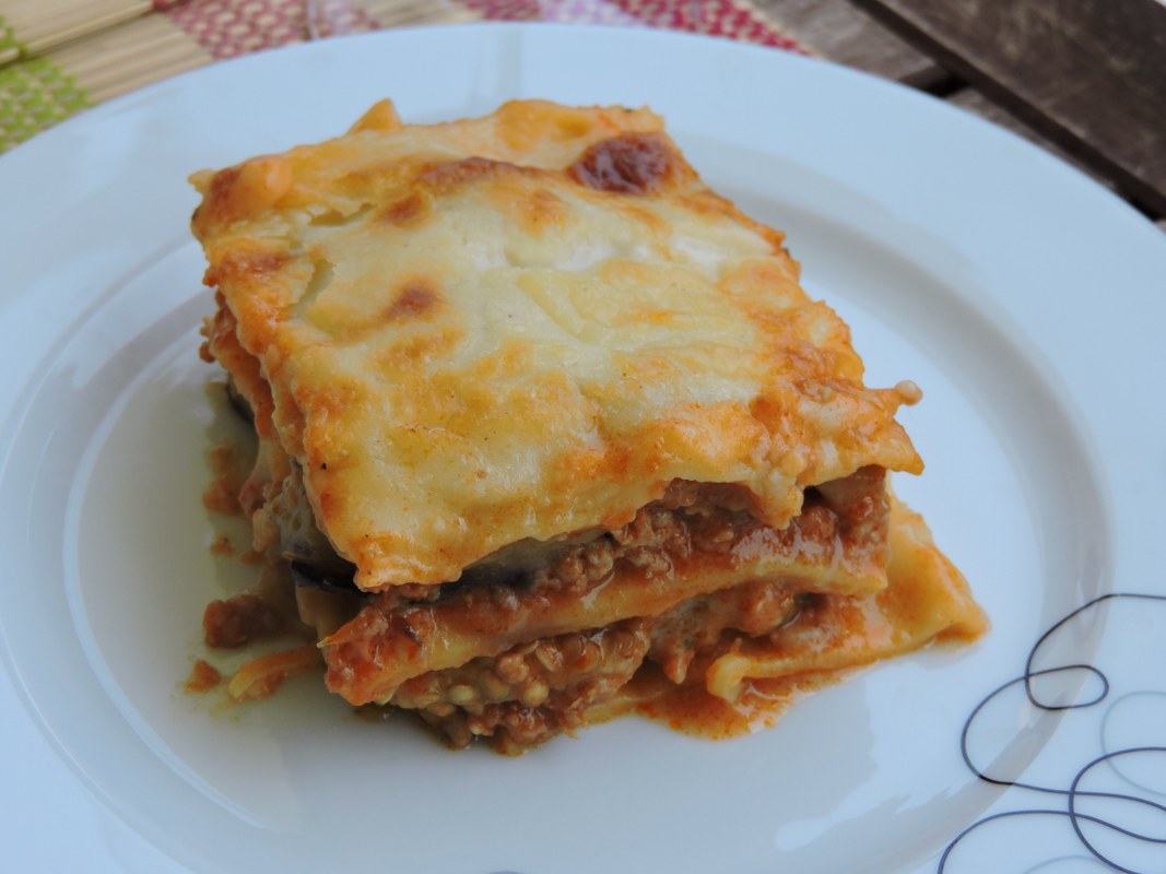 Lasagna cu sos bolognese si vinete