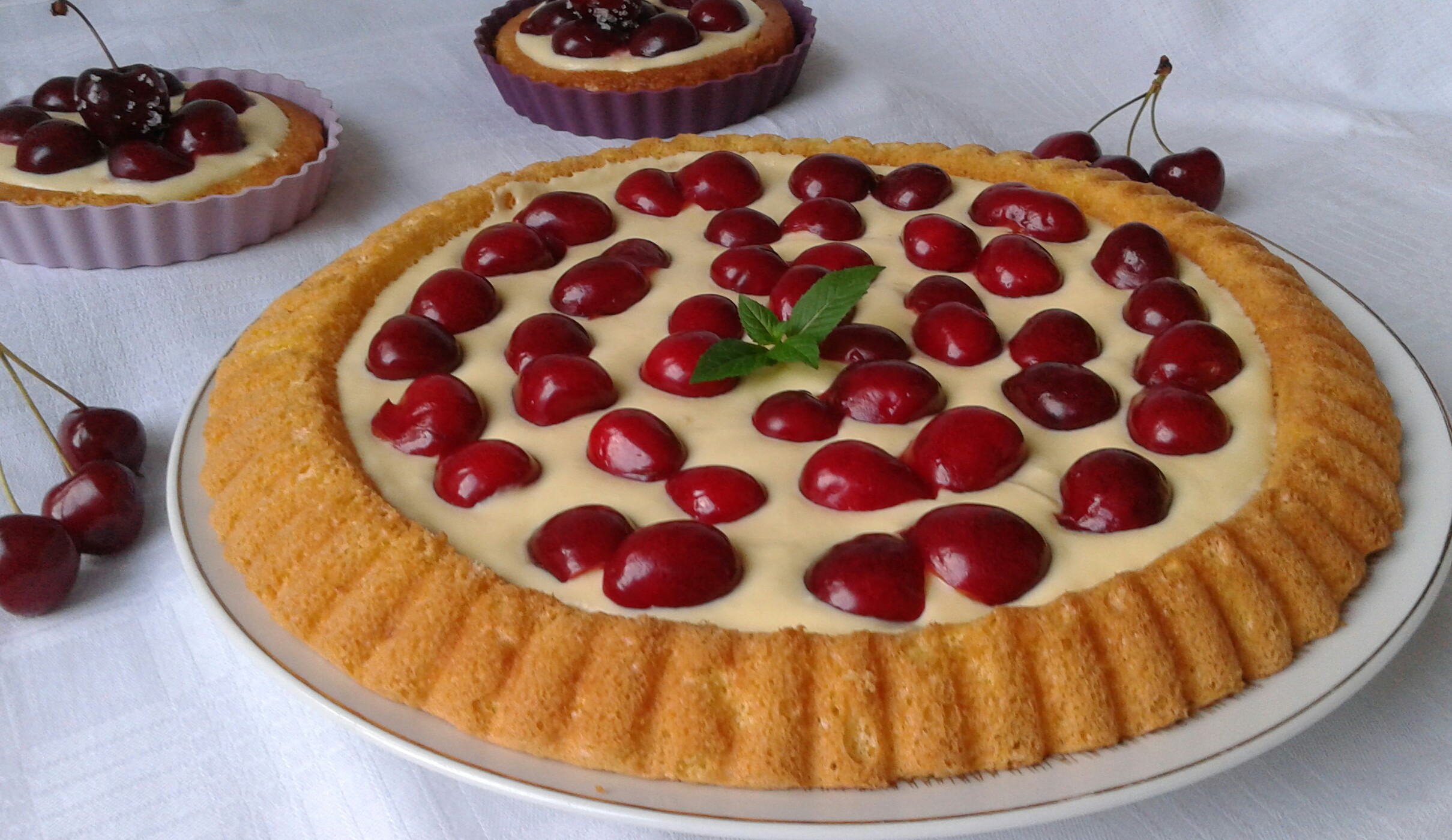 Tarta cu crema de vanilie, mascarpone si cirese