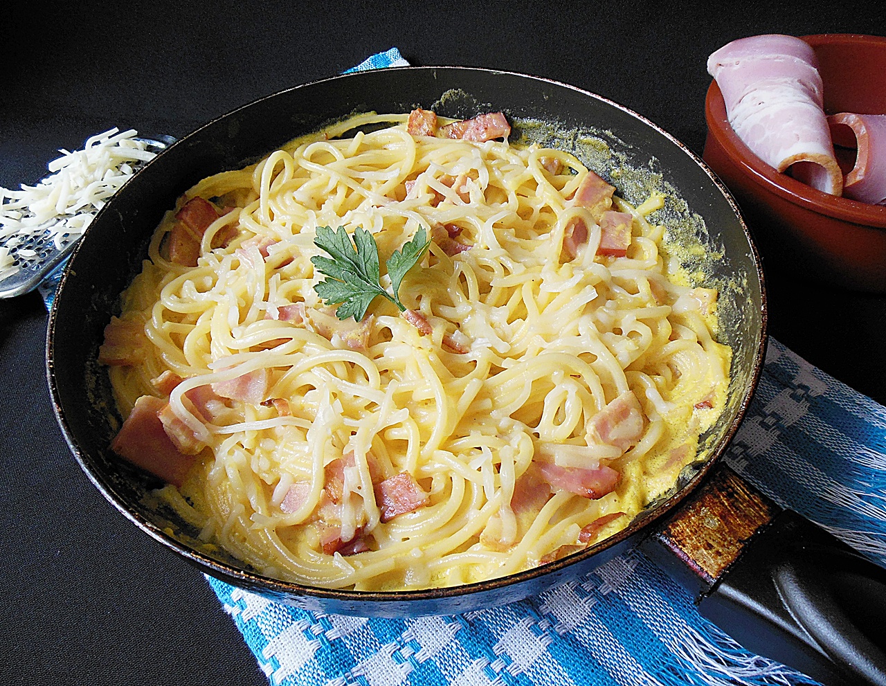 Spaghete carbonara, reţetă adaptata