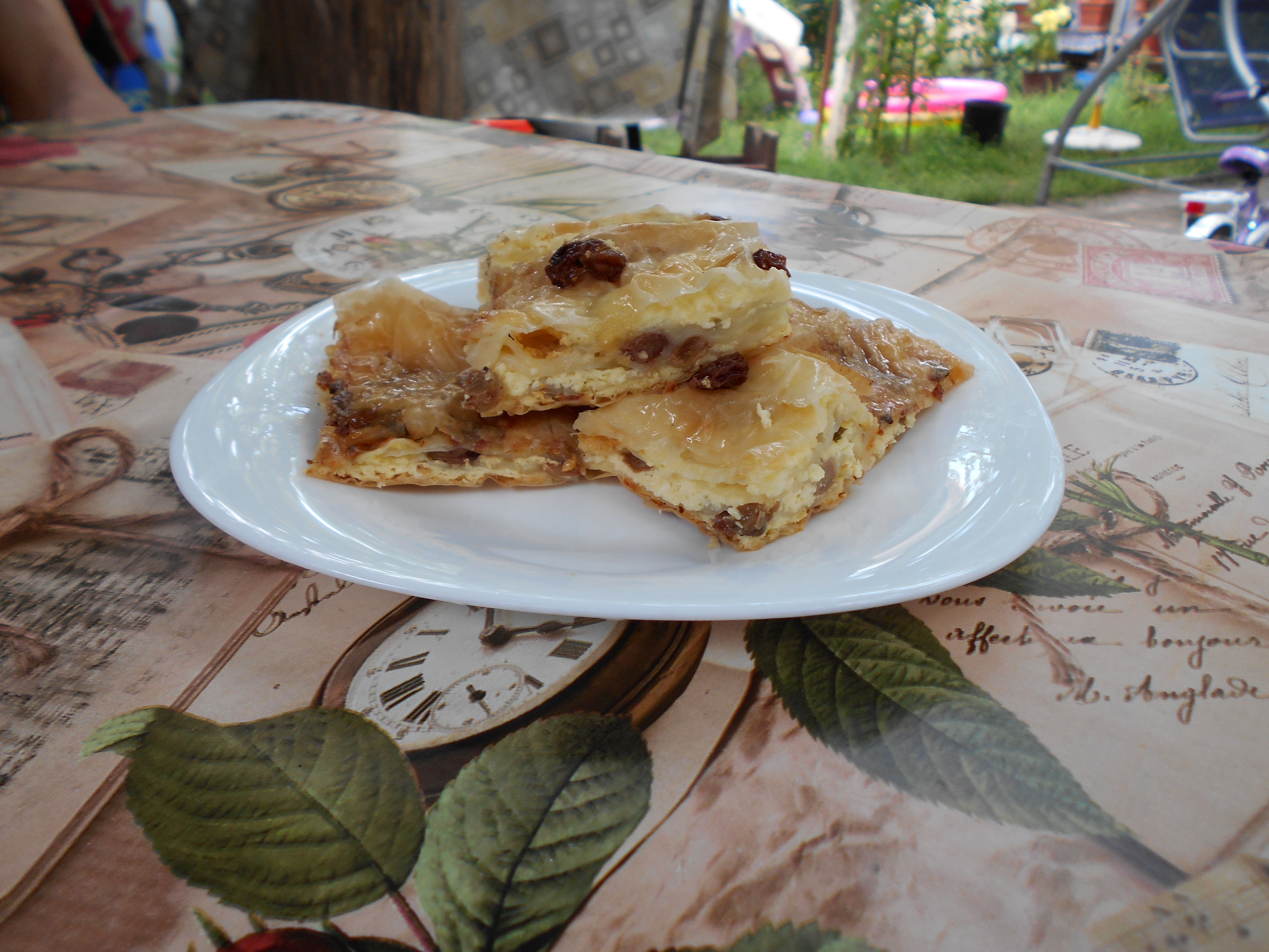 Placinta cu branza si stafide