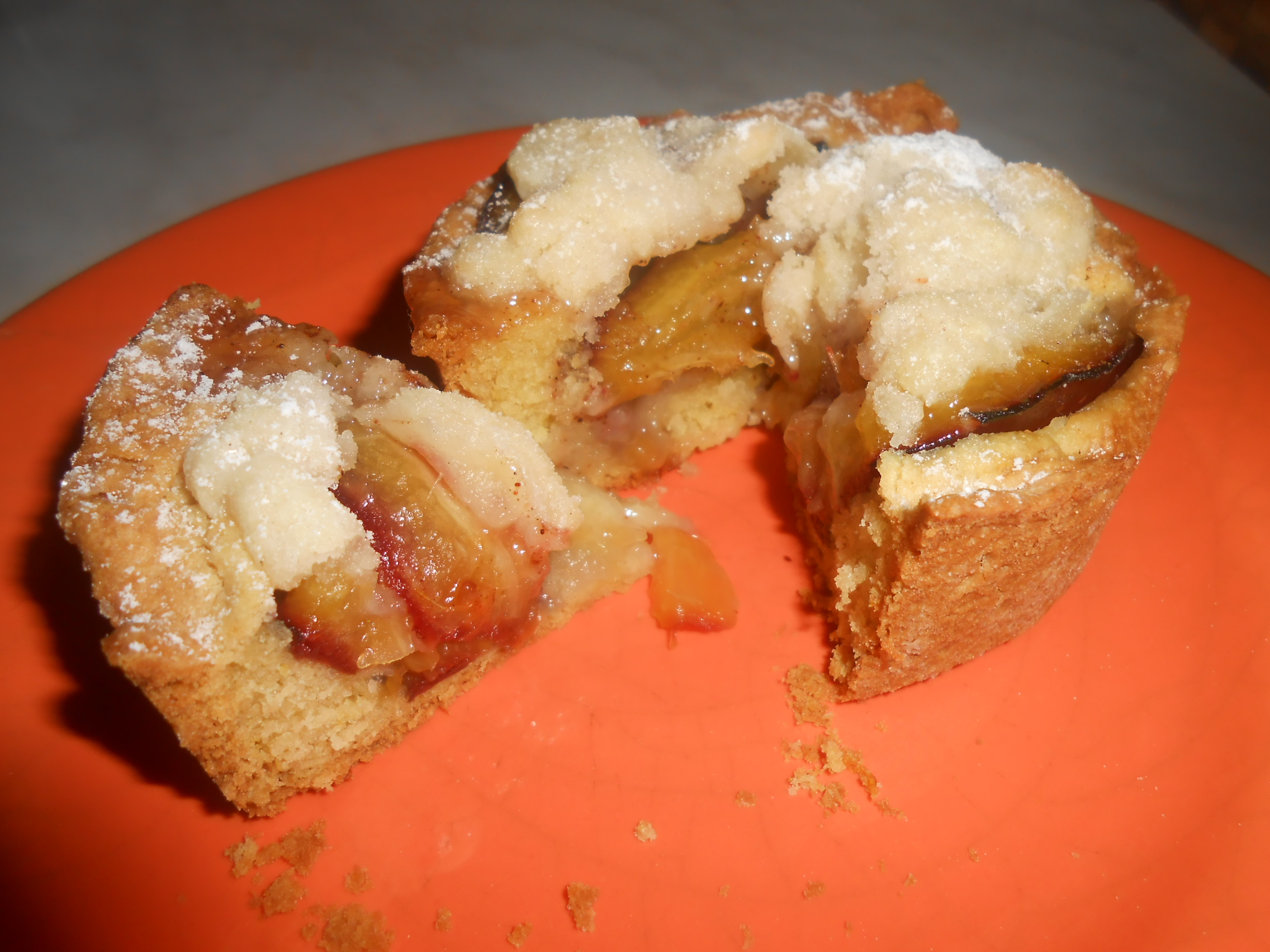 Tarta cu prune si crumble