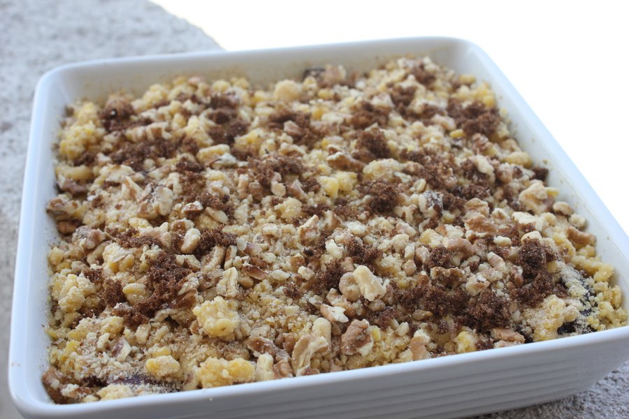 Crumble cu prune si caramel