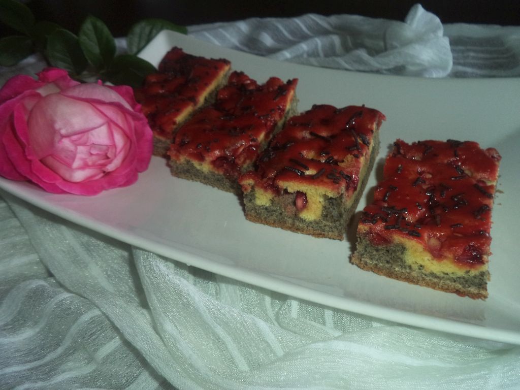 Pandispan bicolor cu rodie
