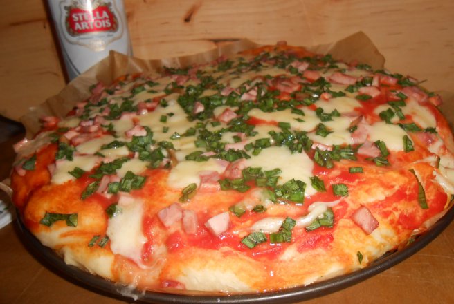 Pizza cu ceapa verde