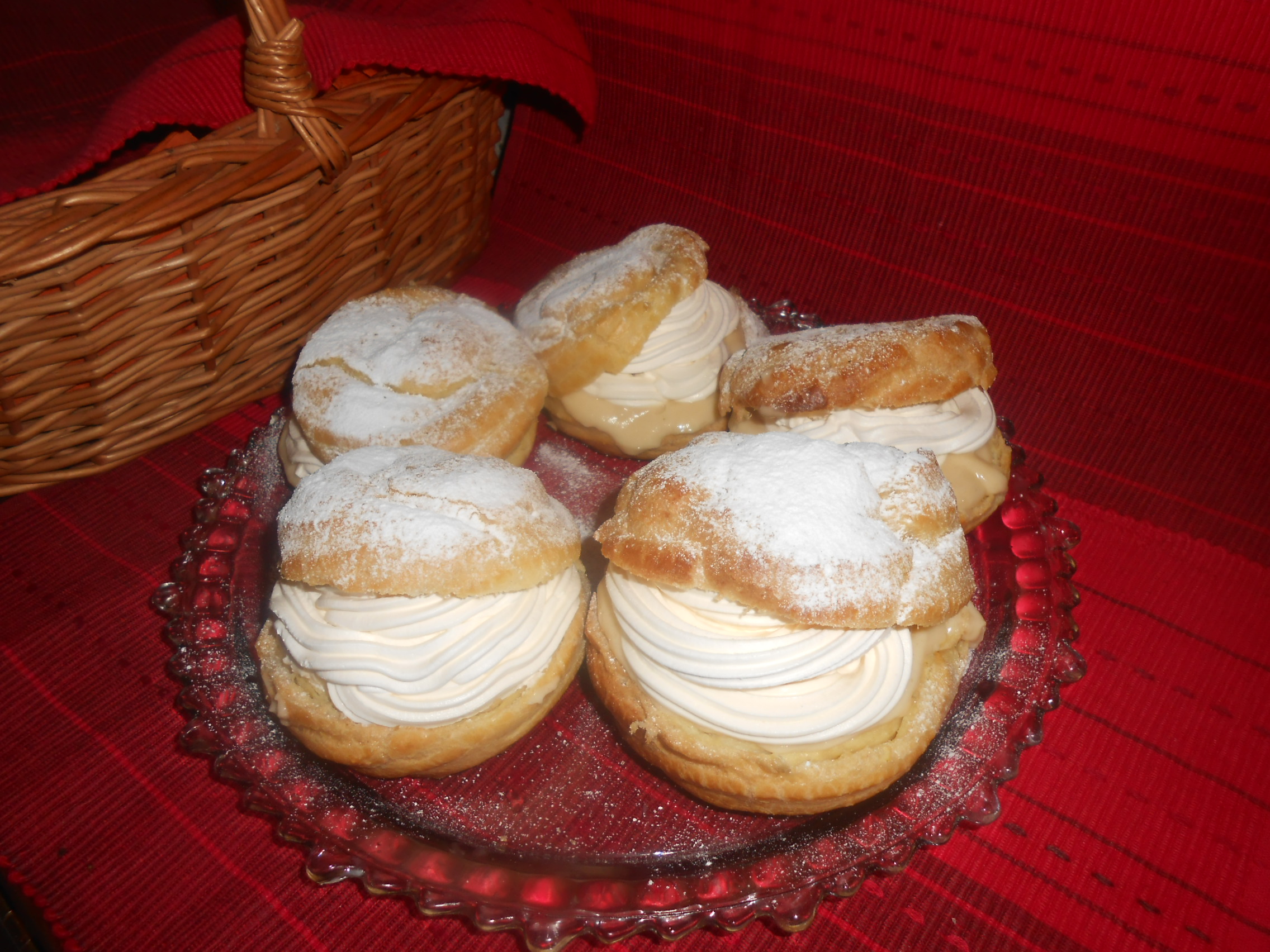 Choux a la Creme