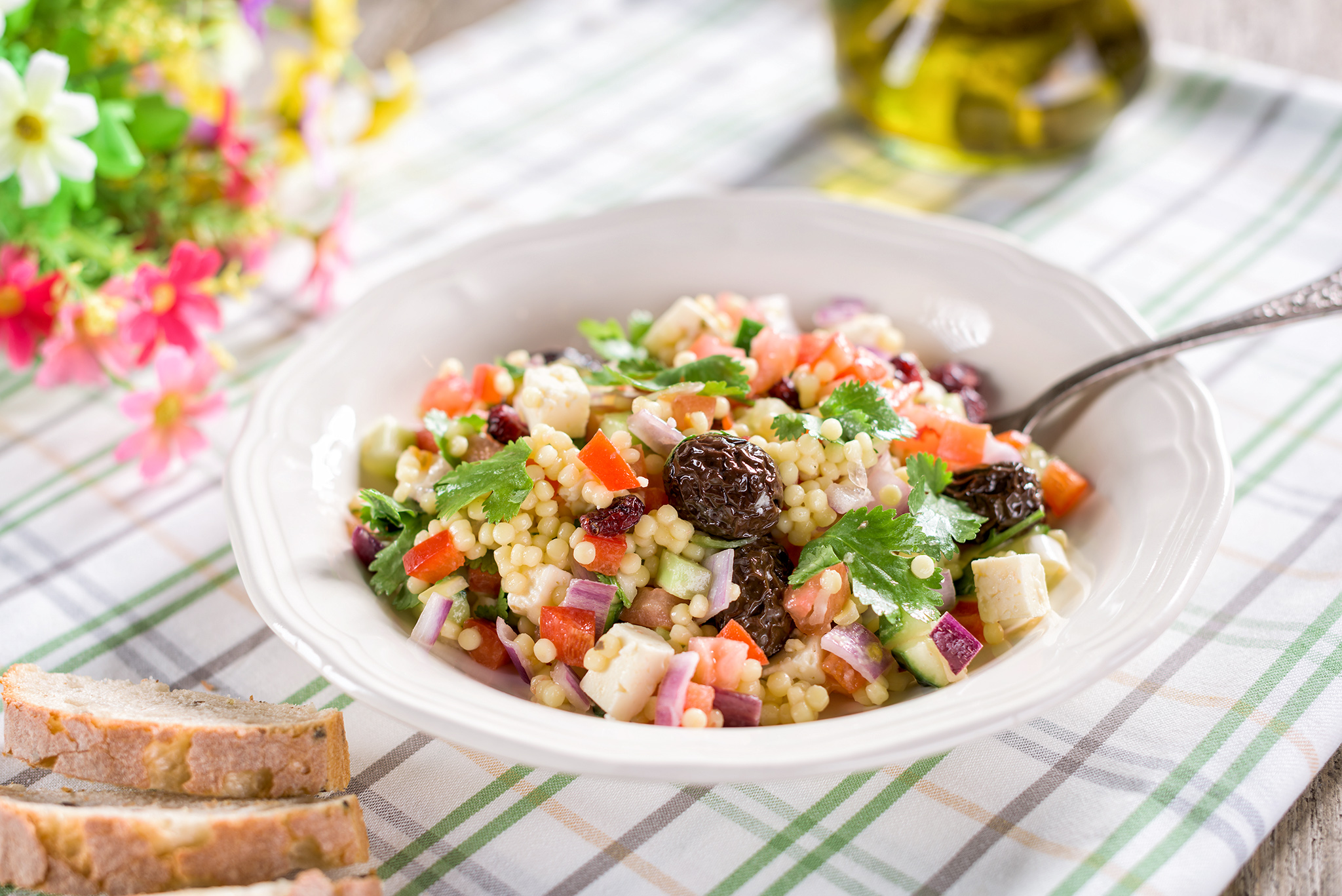 Salata cu couscous israelian si gorgonzola Bergader by Delaco